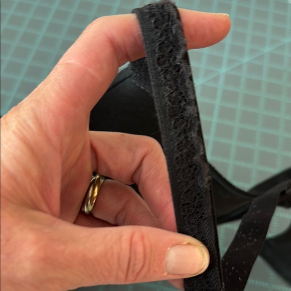 Maidenform Black Underwire Bra with Molded Cups - Picture 5 of 6